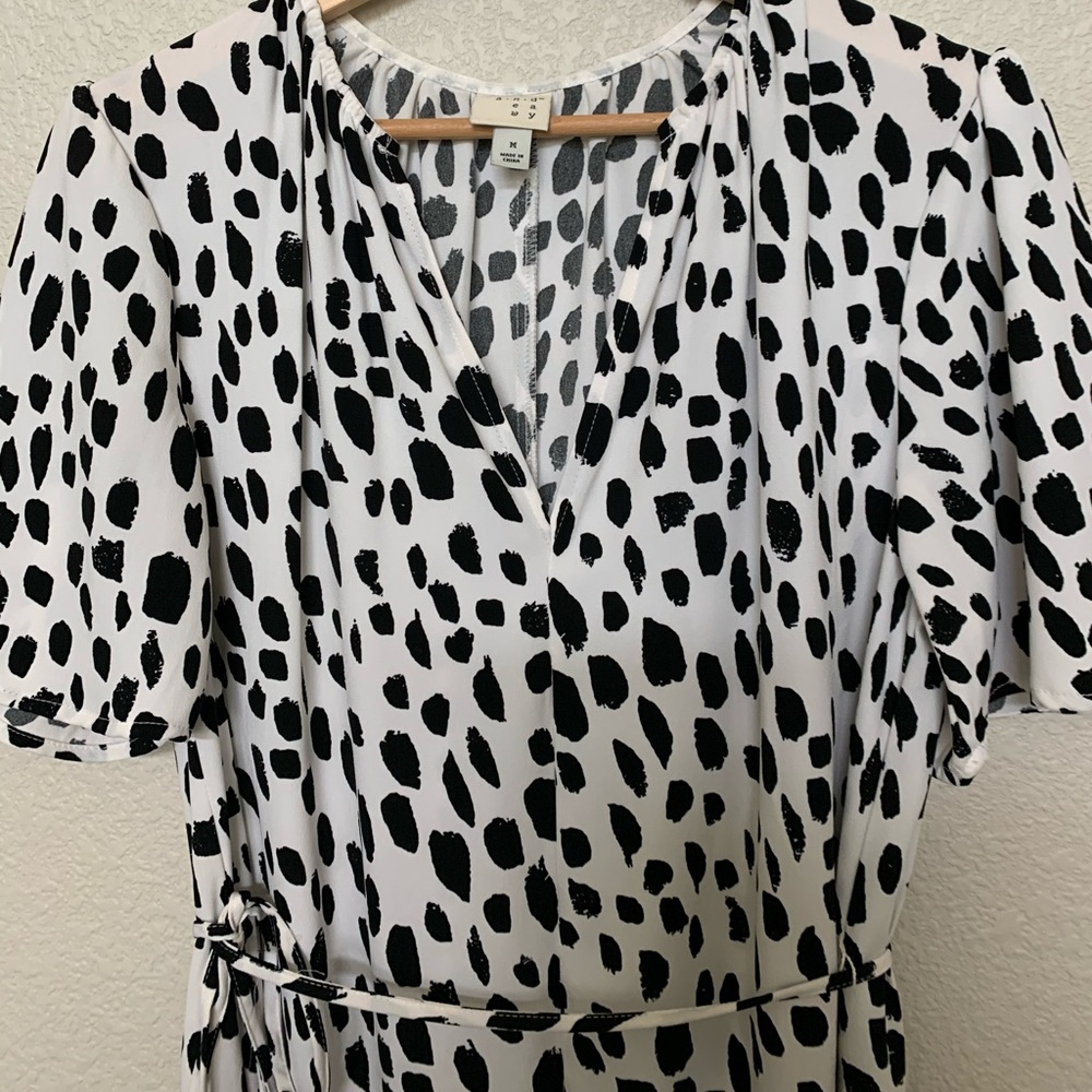 3/$15 🙌🏼 A New Day: spotted black & white dress